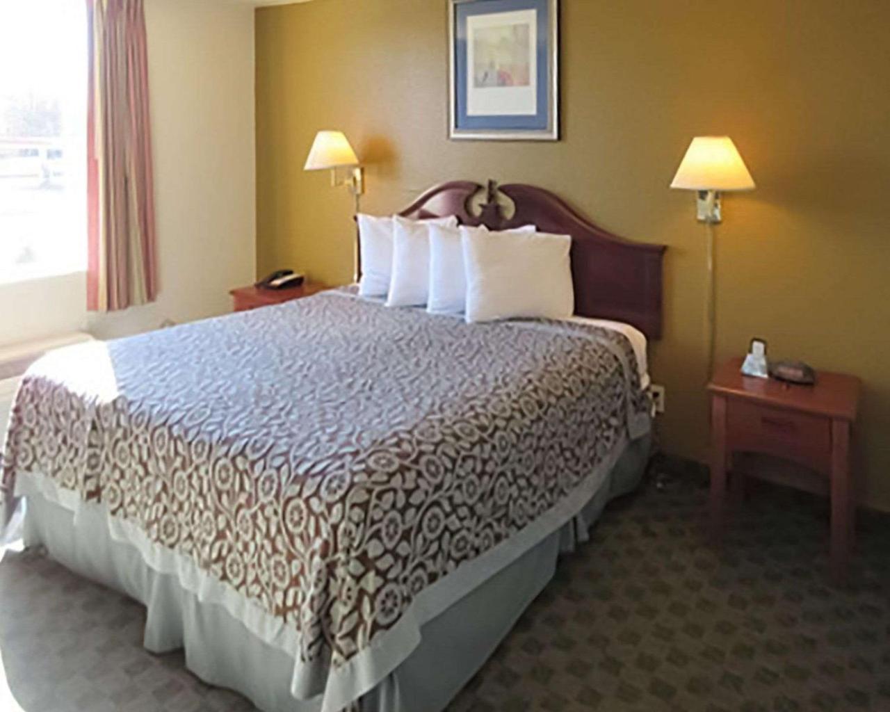Rose City Inn & Suites Tyler Exteriör bild